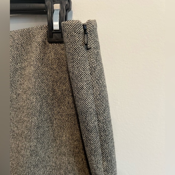 Ralph Lauren 100% wool skirt. Size 12 - Picture 3 of 8